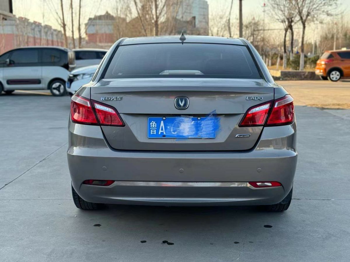 長(zhǎng)安 逸動(dòng)  2015款 1.6L 手動(dòng)旗艦型圖片