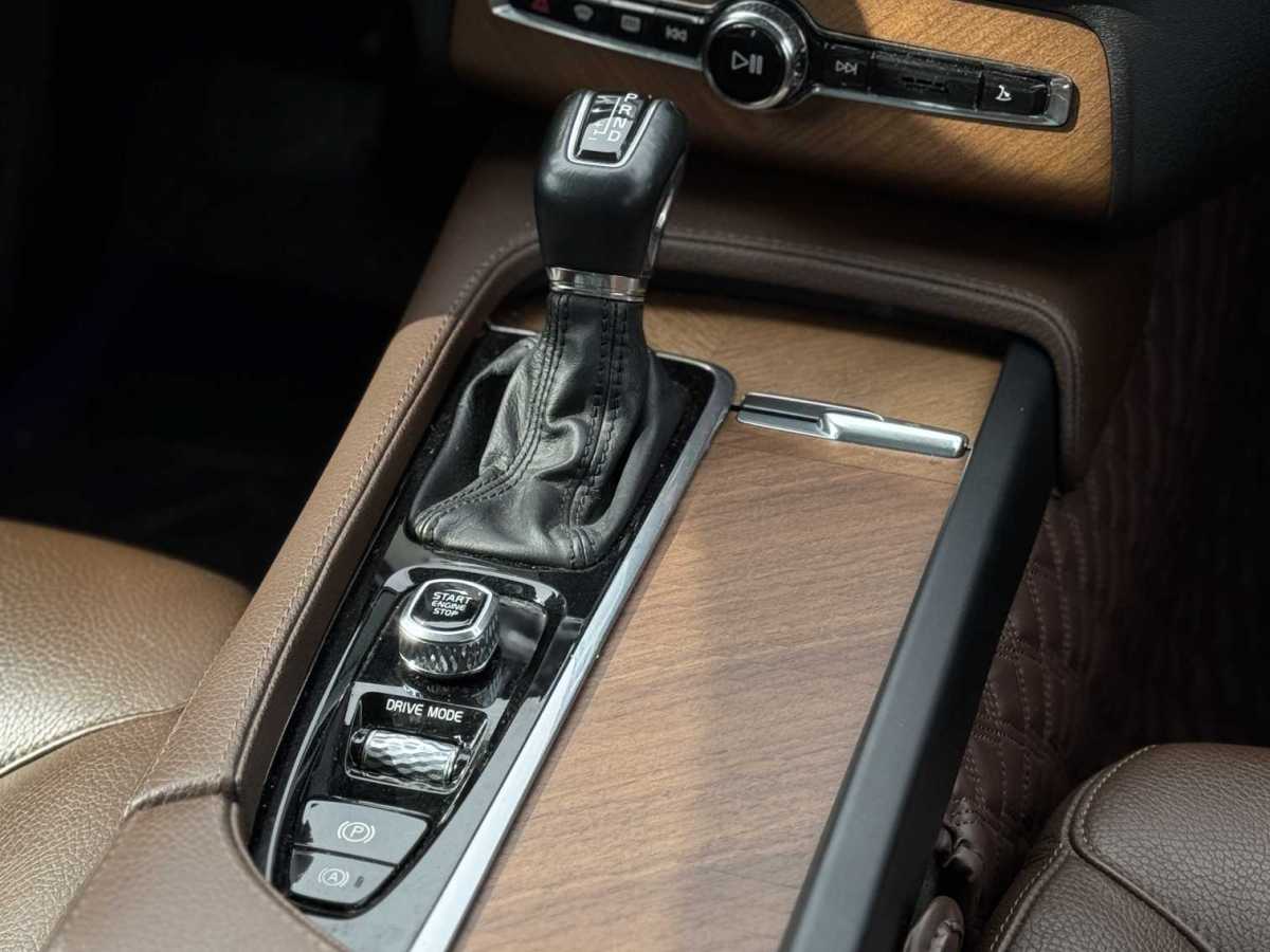 沃爾沃 XC90  2019款  T6 智逸版 7座 國VI圖片