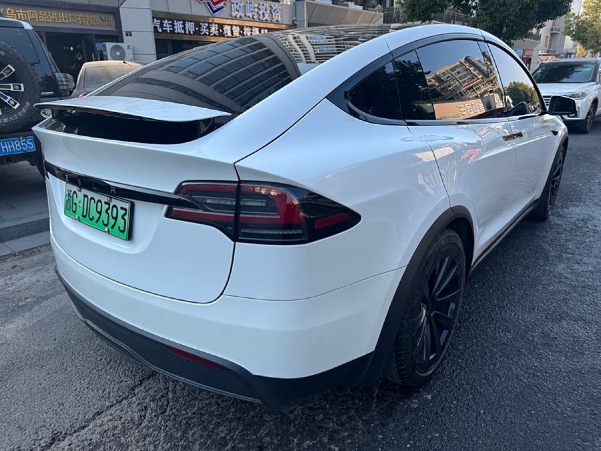 特斯拉 Model X  2023款 雙電機全輪驅(qū)動版圖片