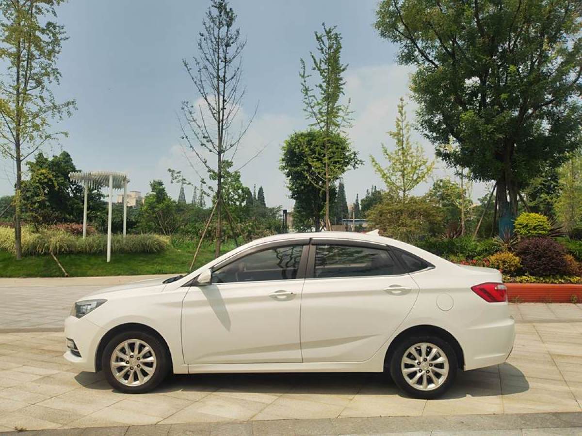 長(zhǎng)安 悅翔V7  2016款 1.6L 手動(dòng)樂(lè)享型 國(guó)V圖片