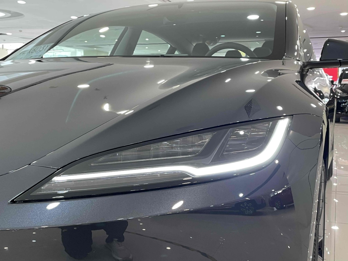 特斯拉 Model 3  2023款 長(zhǎng)續(xù)航煥新版 雙電機(jī)全輪驅(qū)動(dòng)圖片