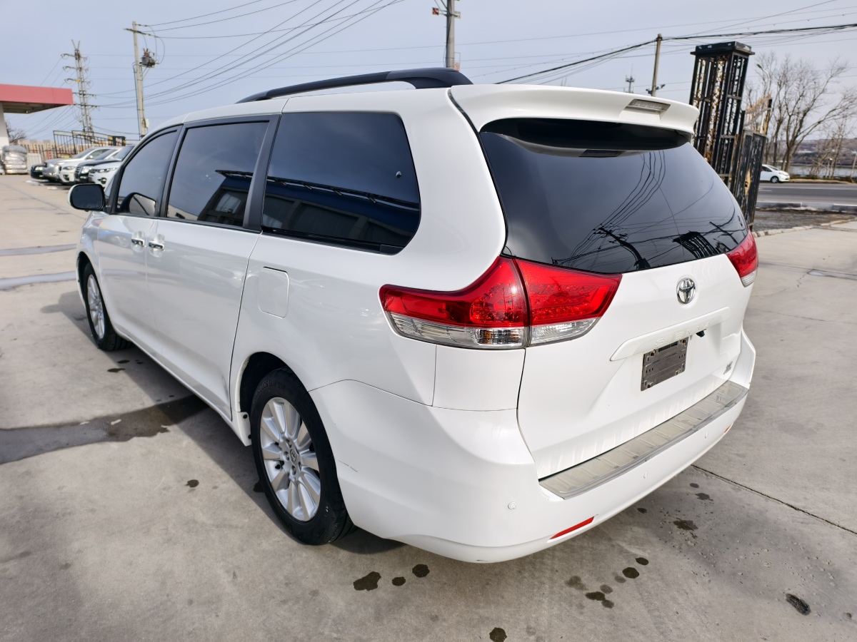 豐田 塞納  2015款 3.5L 兩驅(qū)LE圖片