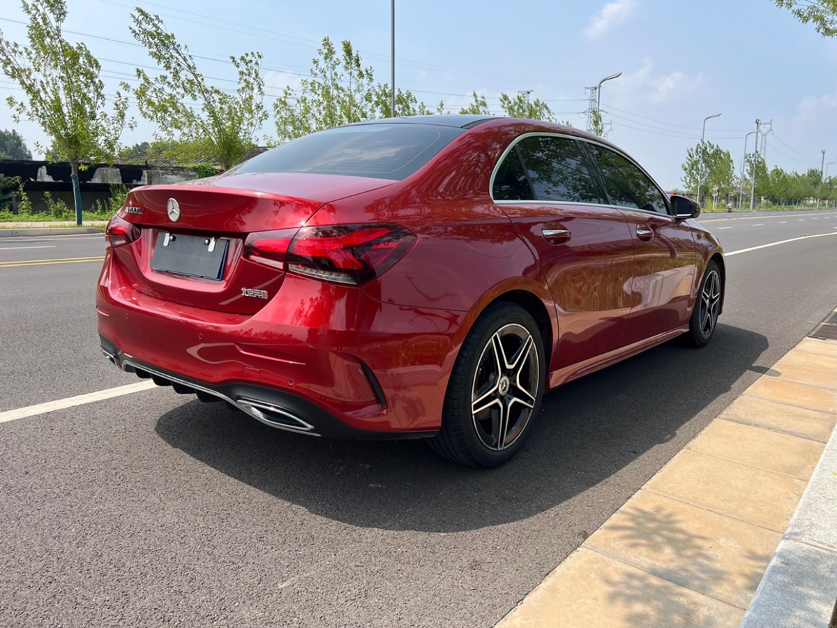 奔馳 奔馳A級(jí)  2019款 A 200 L 運(yùn)動(dòng)轎車(chē)先行特別版圖片