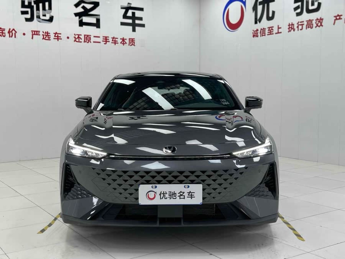 長安 長安UNI-V  2024款 1.5T 尊貴型圖片