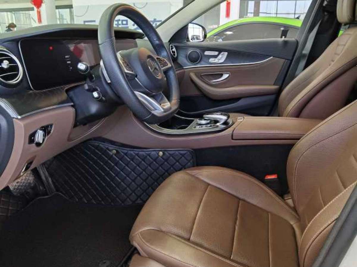 奔驰 奔驰E级  2018款 E 300 L 运动豪华型图片