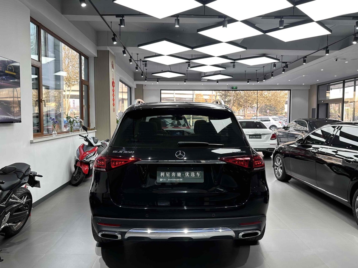 奔馳 奔馳GLE  2023款 GLE 350 4MATIC 時(shí)尚型圖片