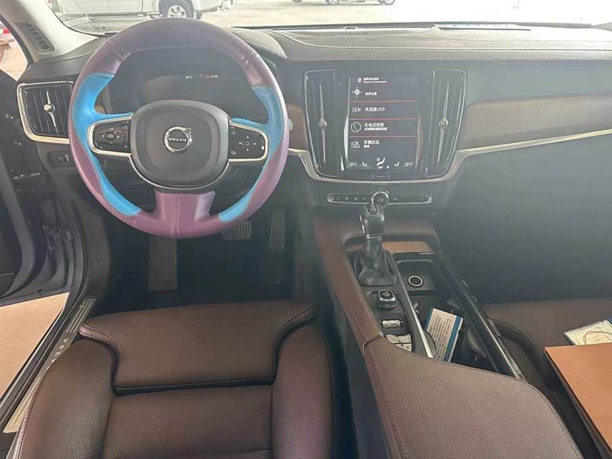 沃爾沃 S90  2020款 改款 T5 智遠(yuǎn)豪華版圖片