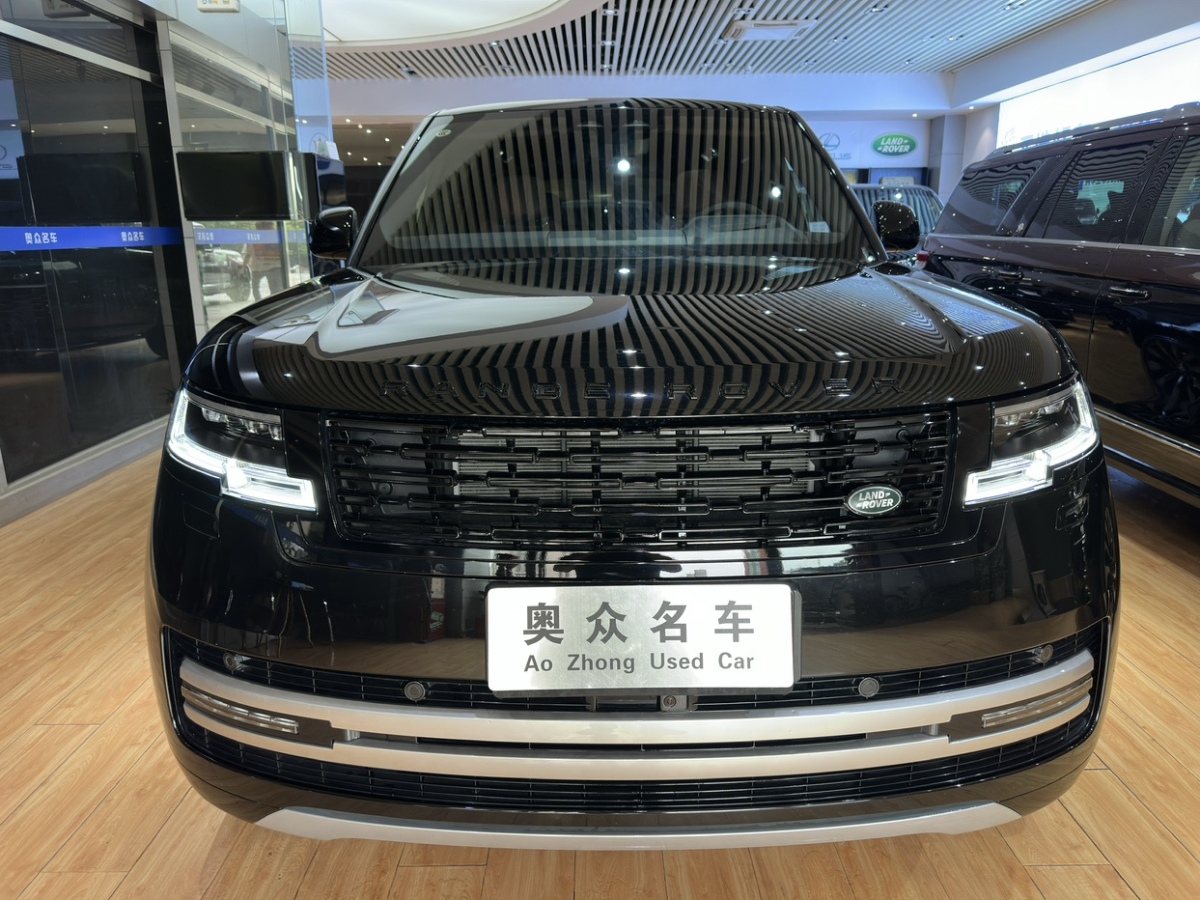 路虎 攬勝  2024款 3.0 L6 400PS 創(chuàng)世加長(zhǎng)版圖片