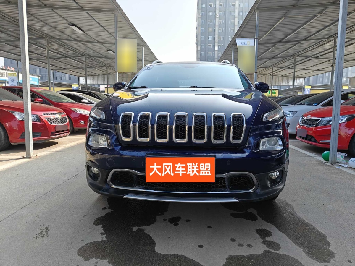 Jeep 自由光  2016款 2.4L 專業(yè)版圖片