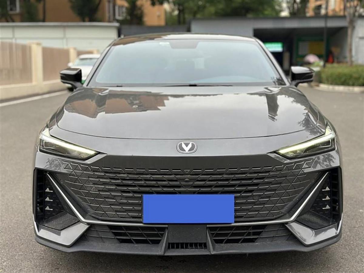 長(zhǎng)安 長(zhǎng)安UNI-V  2022款 1.5T 尊貴型圖片