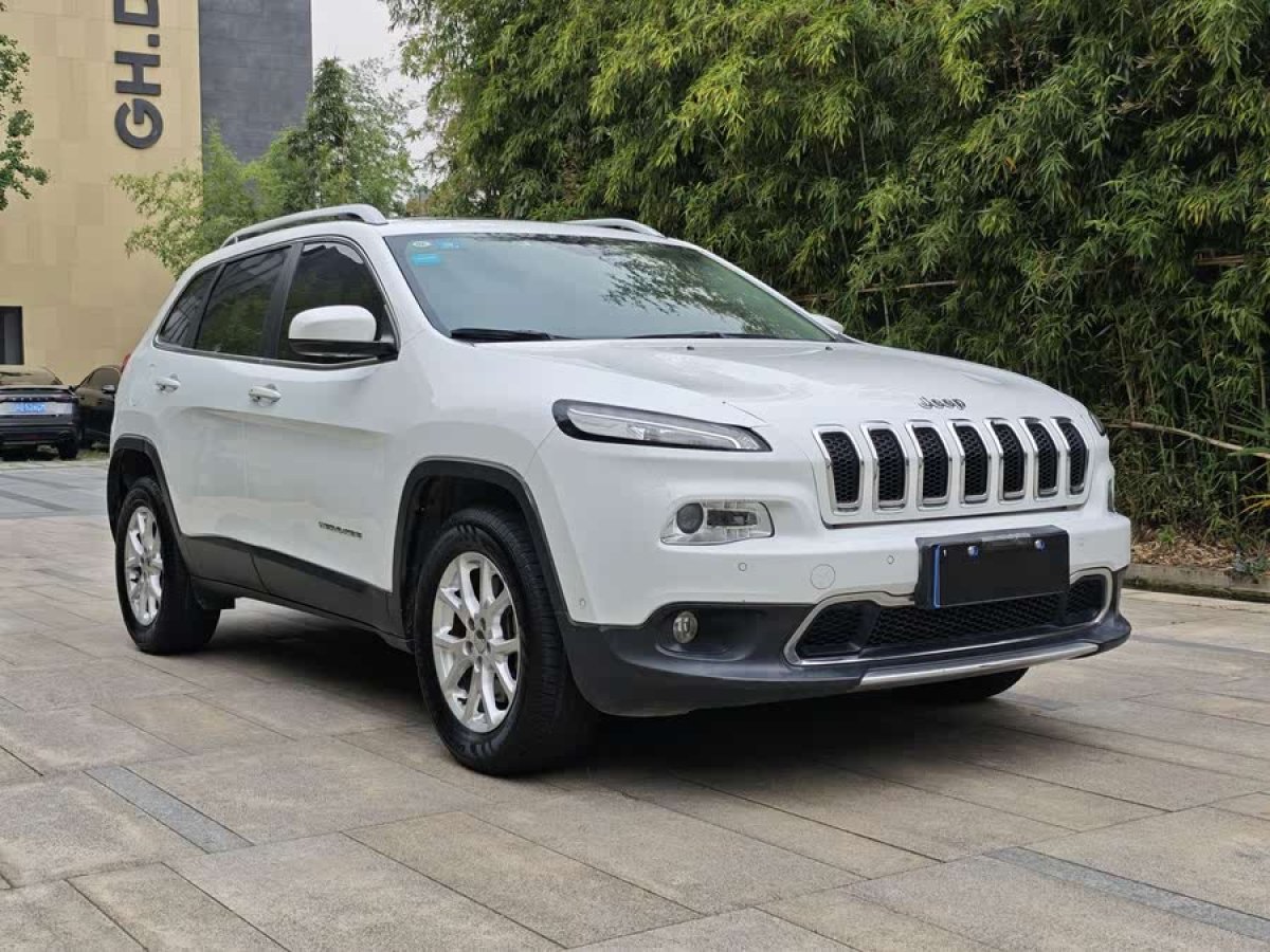 Jeep 自由光  2016款 2.4L 專業(yè)智能版圖片