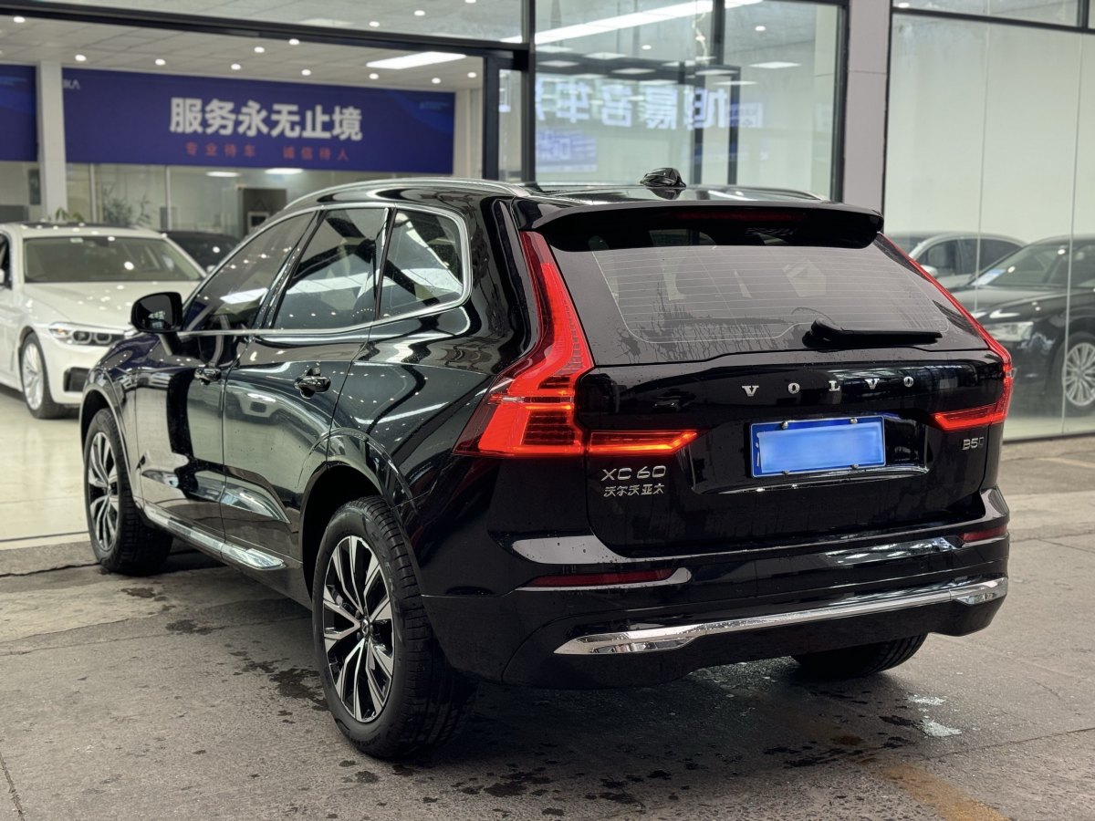 沃爾沃 XC60  2024款 B5 四驅(qū)智遠(yuǎn)豪華版圖片