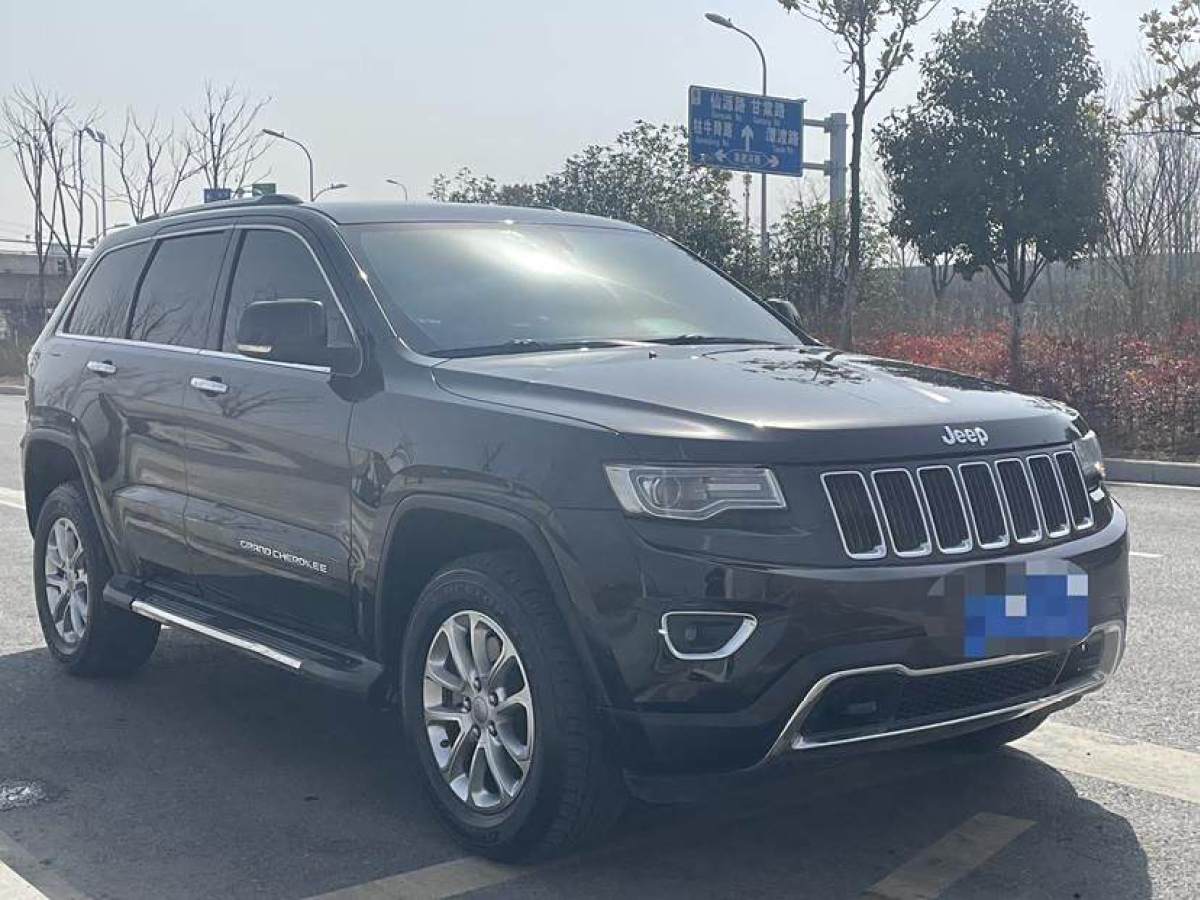 2013年9月Jeep 大切諾基  2014款 3.6L 精英導(dǎo)航版