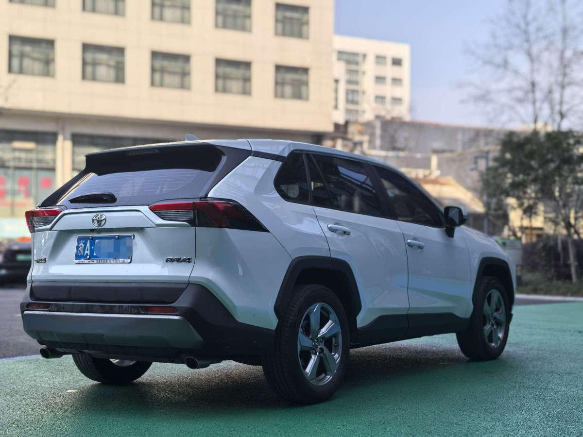 豐田 RAV4榮放  2022款 2.0L CVT兩驅(qū)風(fēng)尚Plus版圖片