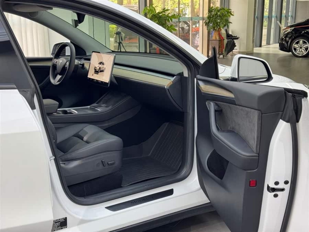 特斯拉 Model Y  2022款 改款 后輪驅(qū)動(dòng)版圖片