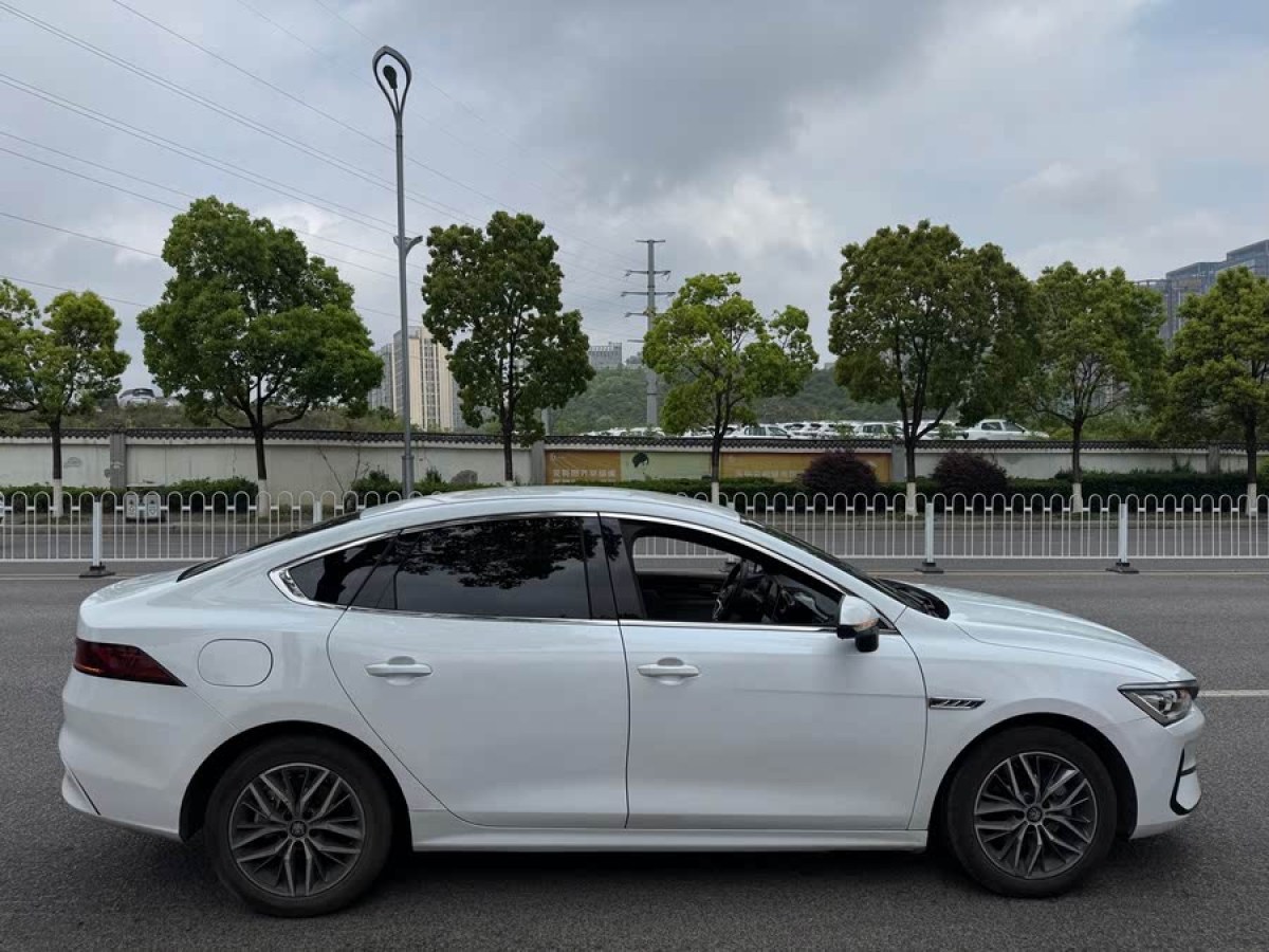 比亞迪 秦PLUS  2023款 冠軍版 EV 510KM領(lǐng)先型圖片