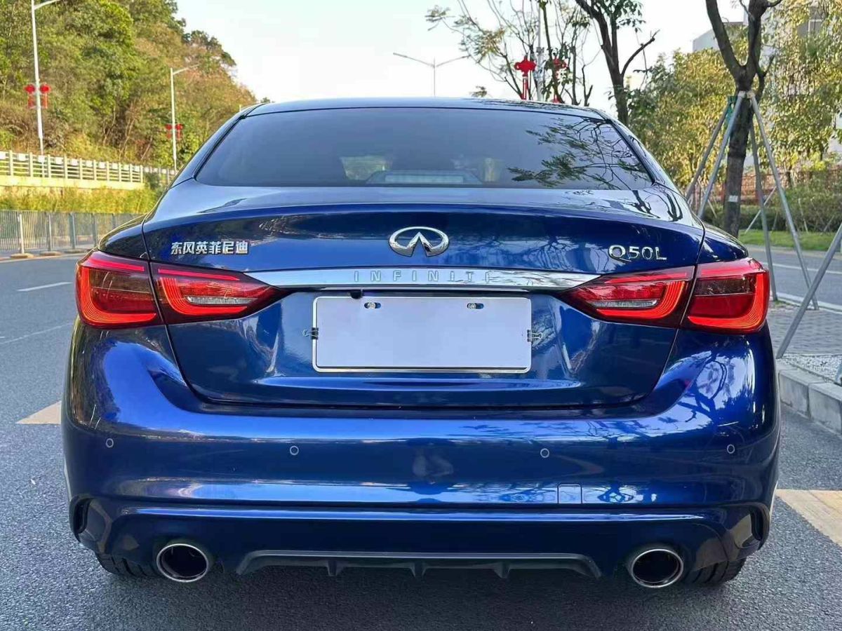 2019年1月英菲尼迪 Q70  2019款 Q70L 2.0T 奢華版