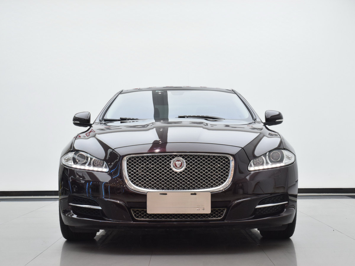 捷豹 XJ  2014款 XJL 2.0T 兩驅(qū)尊享商務(wù)版圖片