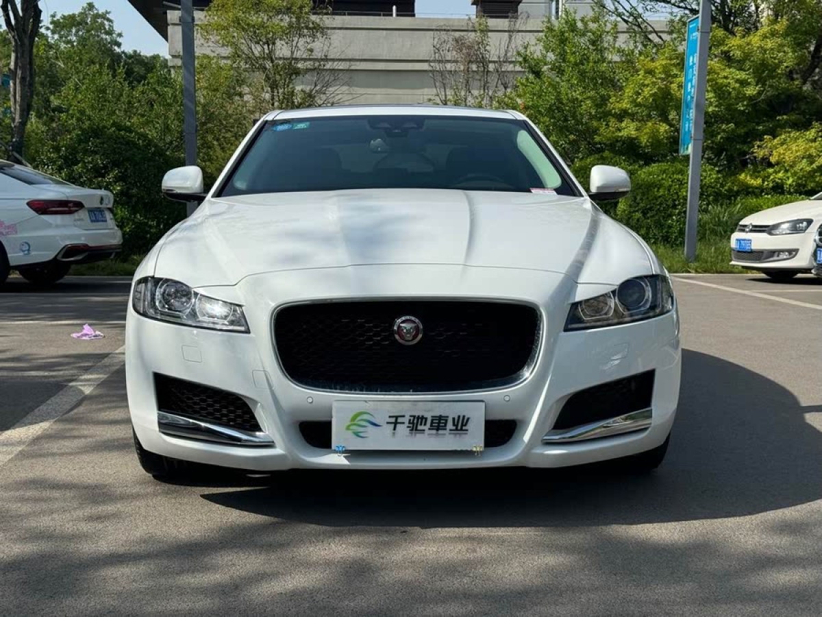捷豹 XFL  2019款 XFL 2.0T 200PS 兩驅(qū)精英版圖片