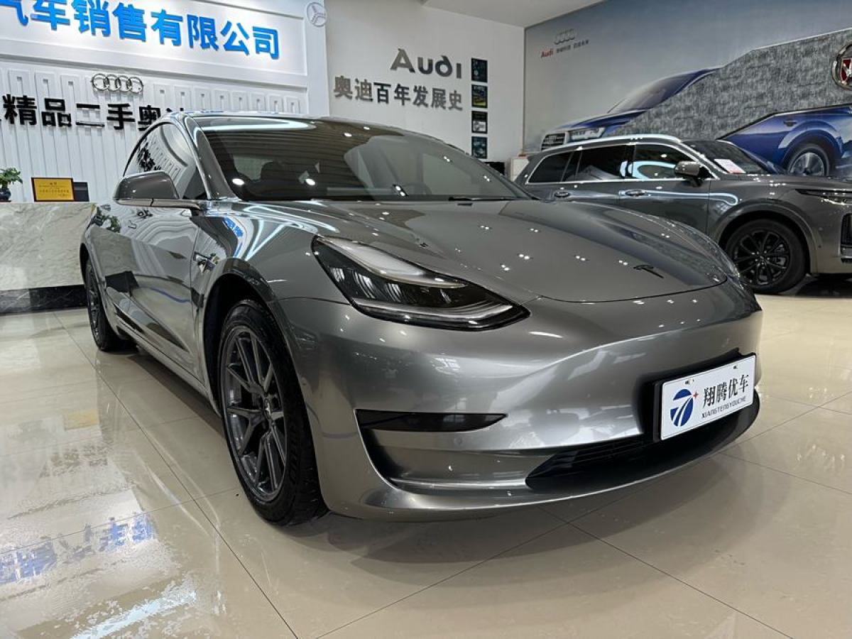 特斯拉 Model 3  2019款 標(biāo)準(zhǔn)續(xù)航后驅(qū)升級版圖片