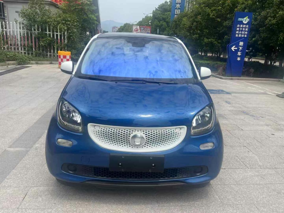 smart forfour  2017款 0.9T 66千瓦摯愛特別版圖片