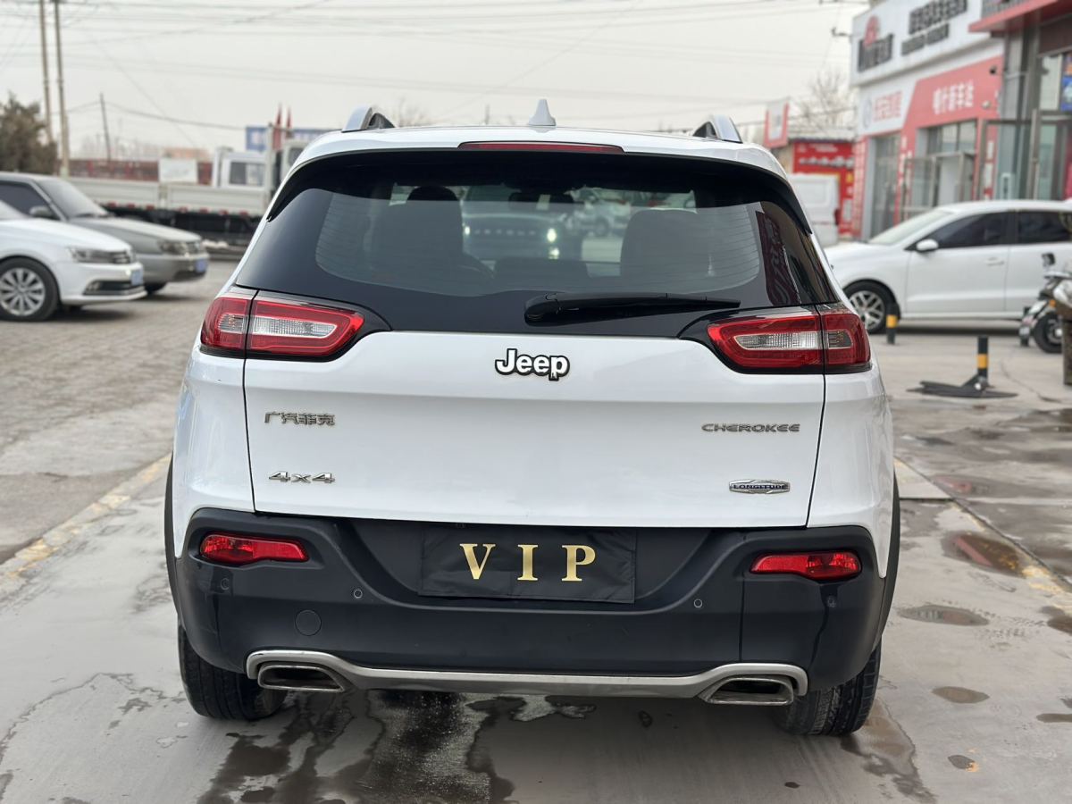 Jeep 自由光  2016款 2.4L 專業(yè)版圖片