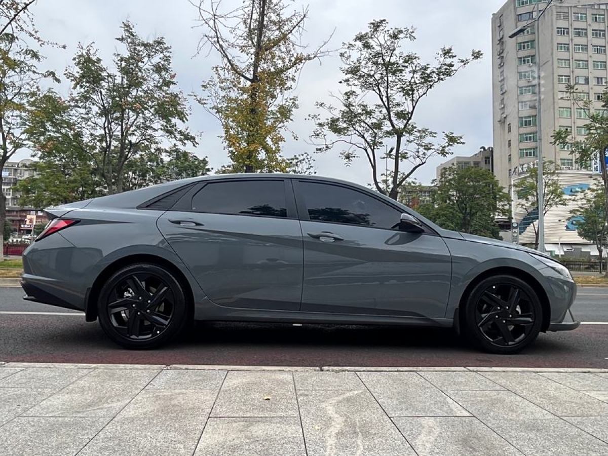 現(xiàn)代 伊蘭特  2022款 1.5L CVT LUX尊貴版圖片