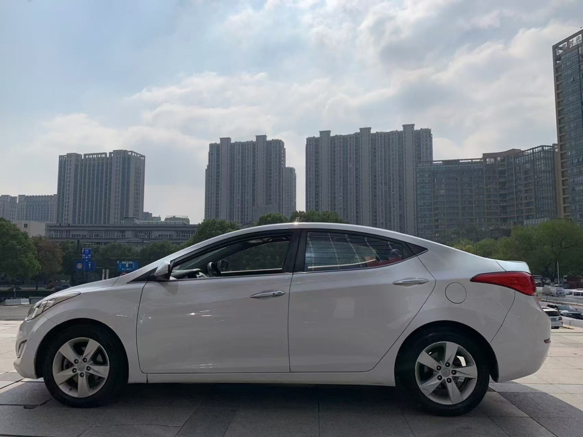 現(xiàn)代 朗動  2013款 1.6L 自動領先型圖片