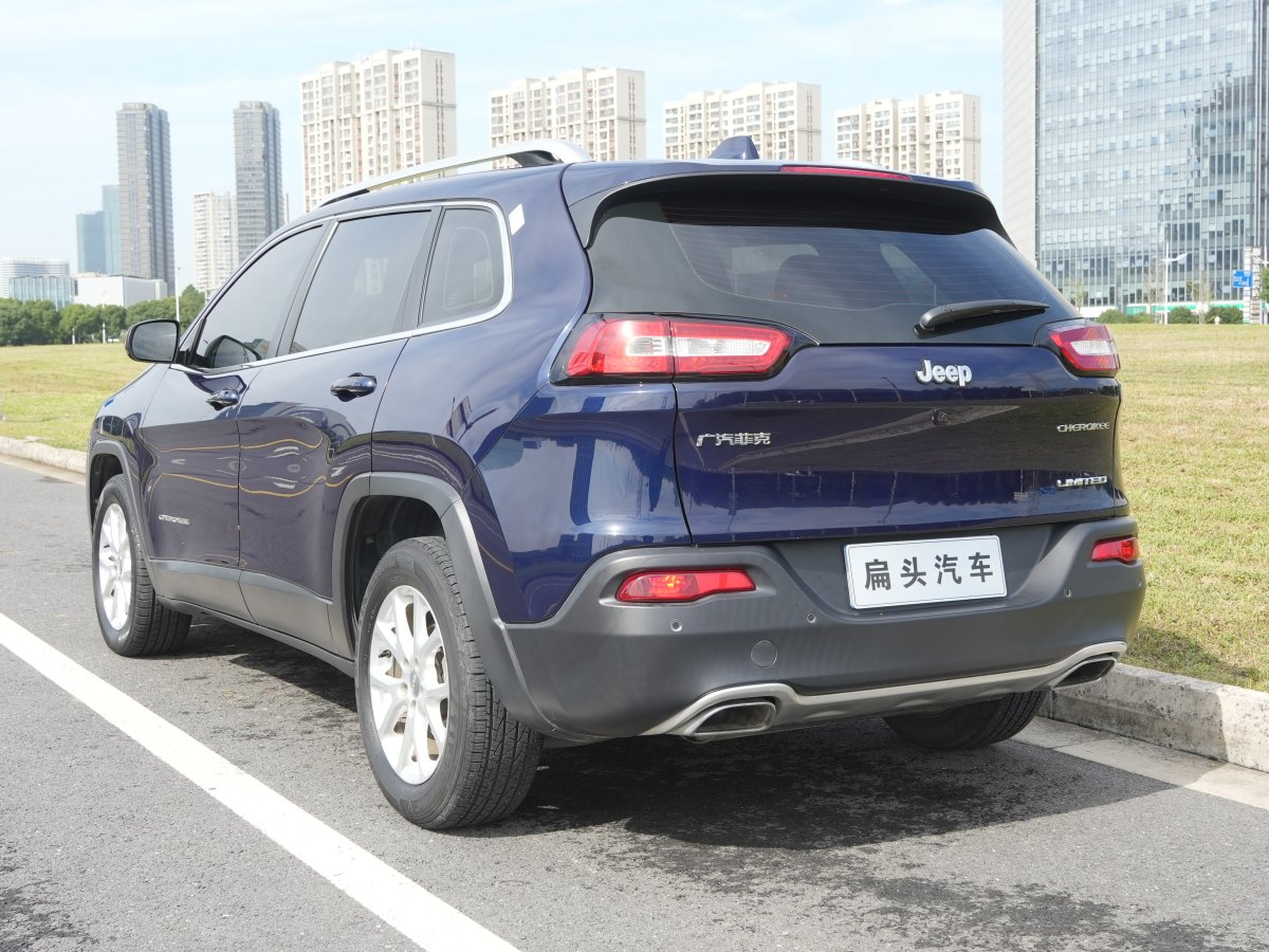 Jeep 自由光  2017款 2.4L 領(lǐng)先智能版圖片