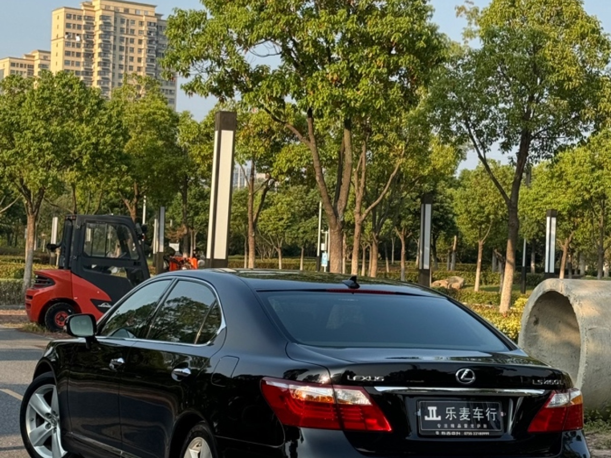 雷克薩斯 LS  2010款 LS460L 加長(zhǎng)版圖片