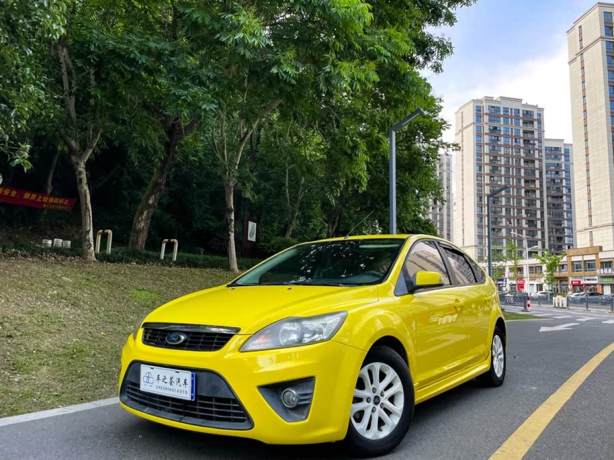 福特 福克斯  2013款 兩廂經(jīng)典 1.8L 自動時尚型圖片