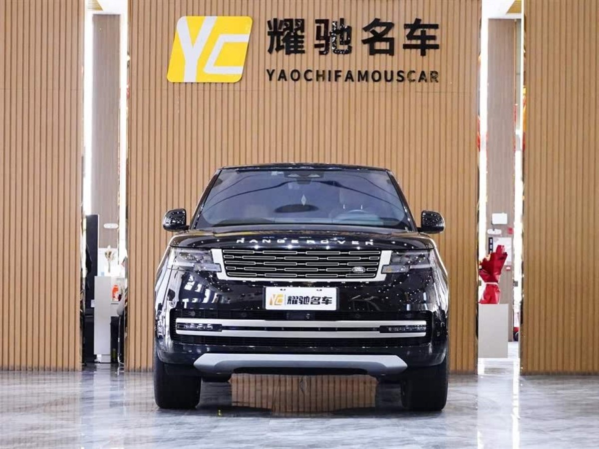 路虎 攬勝  2024款 3.0 L6 400PS 盛世加長版 七座圖片
