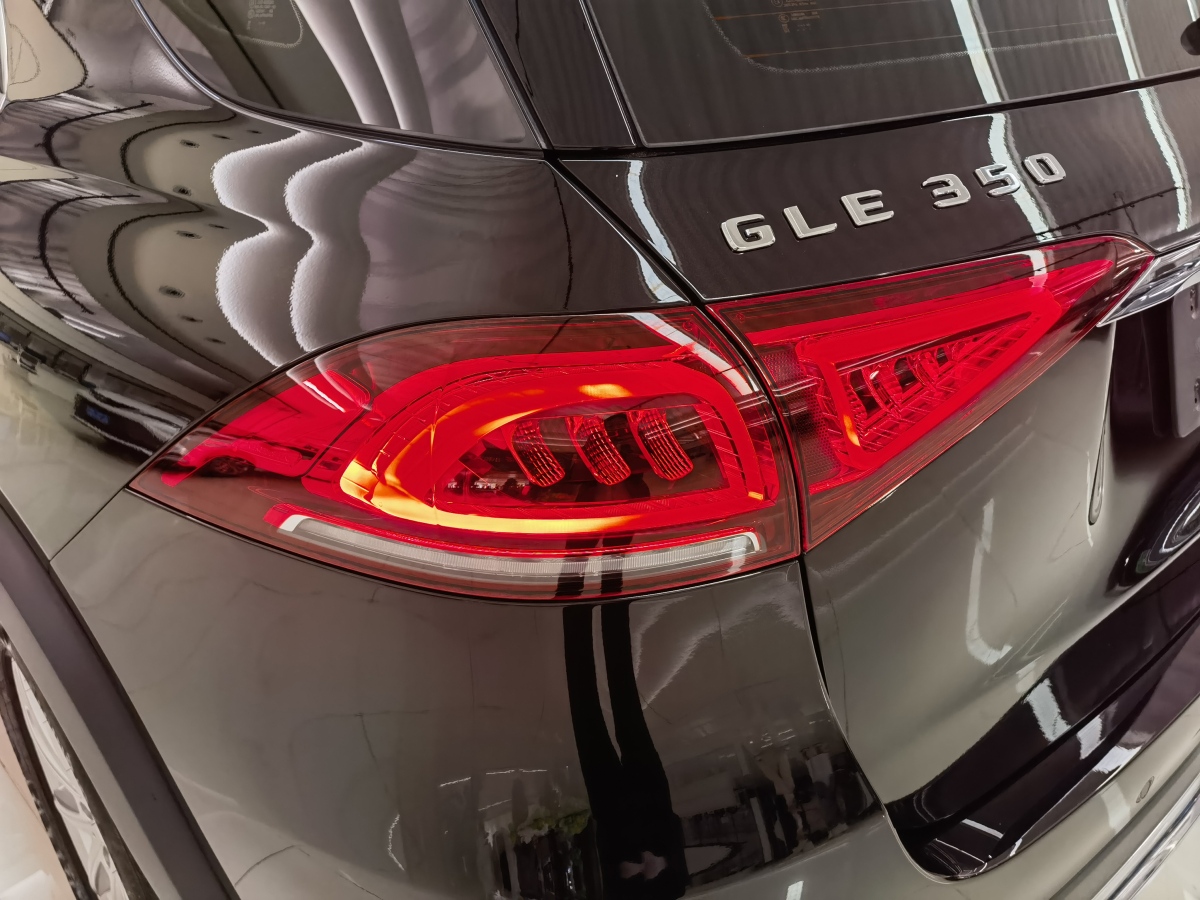 奔驰 奔驰GLE  2020款 改款 GLE 350 4MATIC 时尚型特别版图片