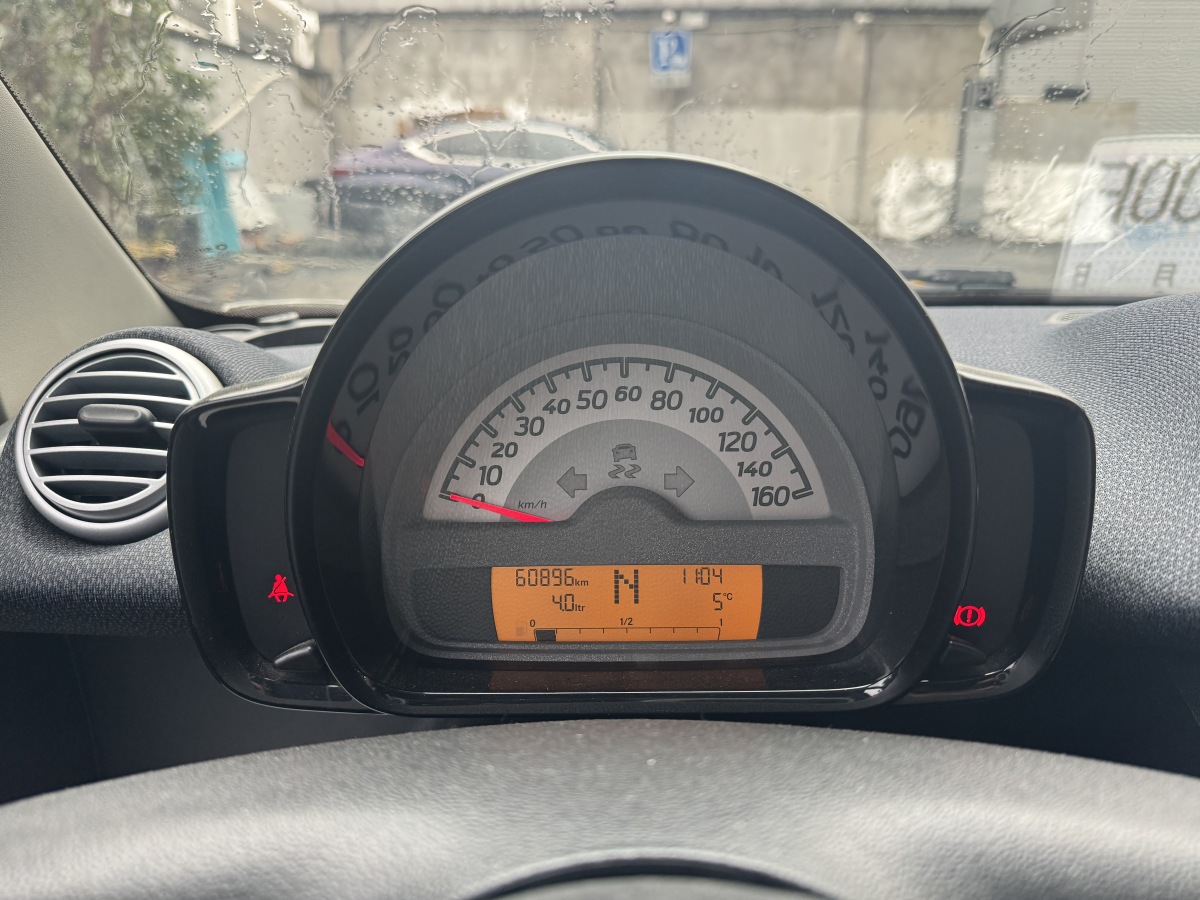 smart fortwo  2018款 1.0L 52千瓦硬頂激情版圖片