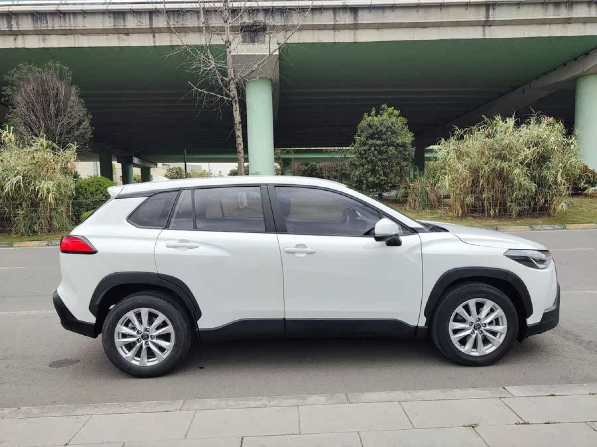 豐田 卡羅拉銳放  2023款 2.0L 精英版圖片