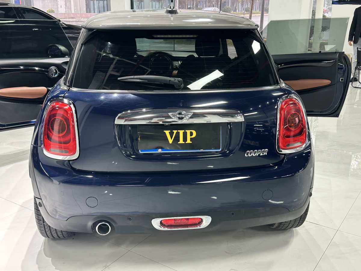 MINI COUNTRYMAN  2018款 1.5T COOPER 經(jīng)典派圖片