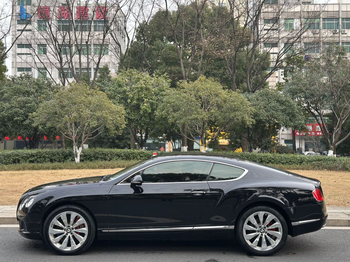 賓利 歐陸  2016款 6.0T GT W12 標(biāo)準(zhǔn)版圖片