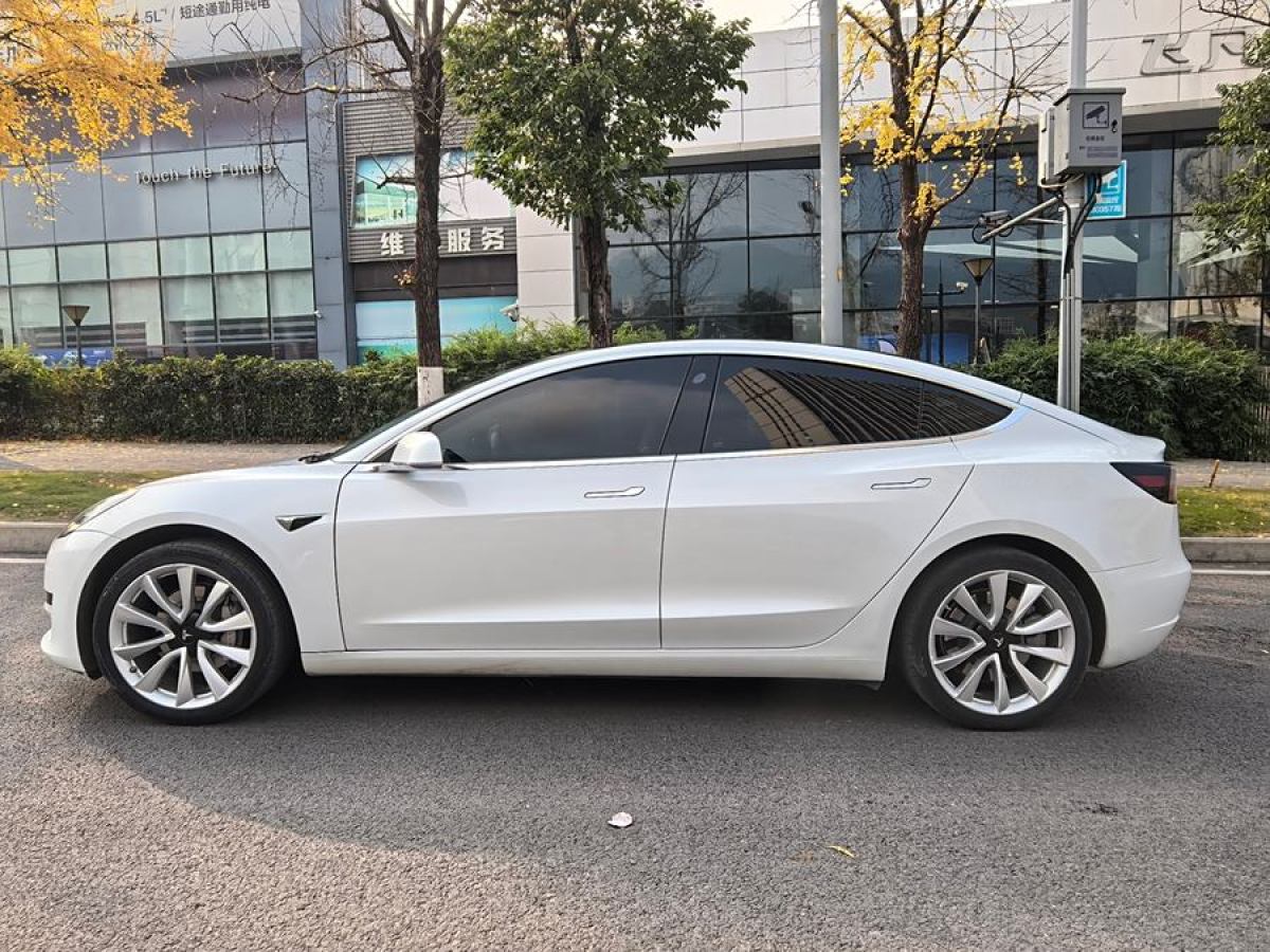 特斯拉 Model 3  2020款 改款 標準續(xù)航后驅(qū)升級版圖片