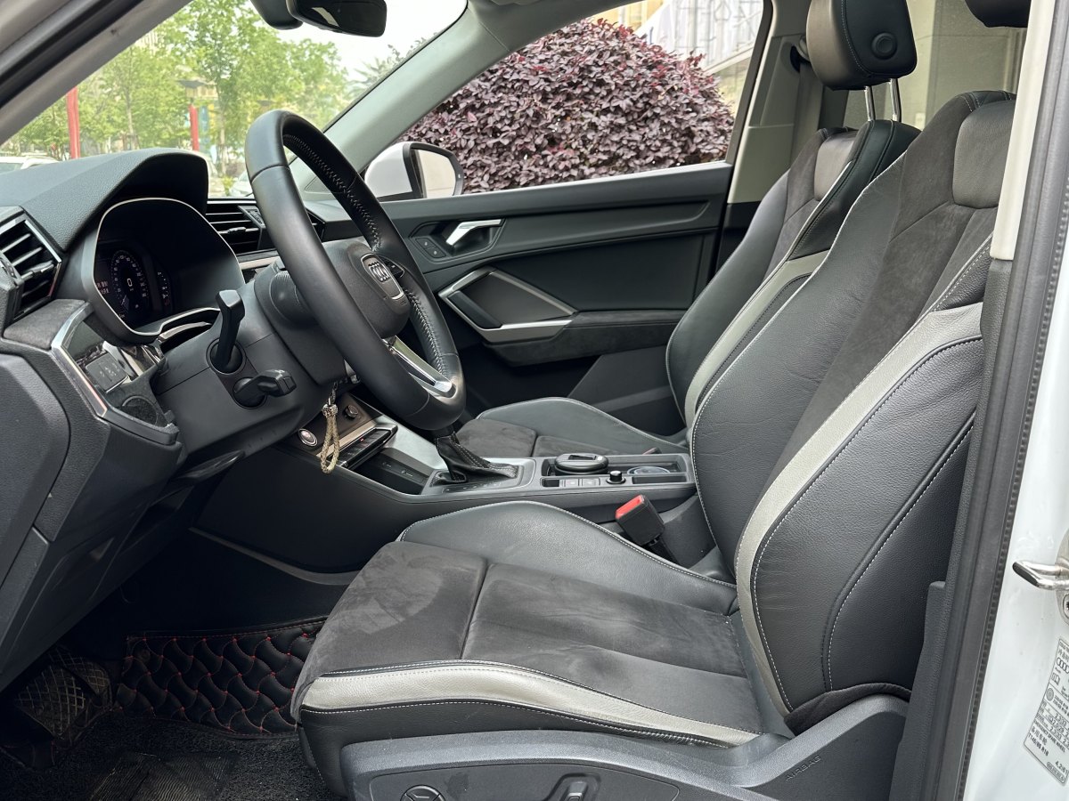 奧迪 奧迪Q3  2024款 35 TFSI 進(jìn)取動感型圖片