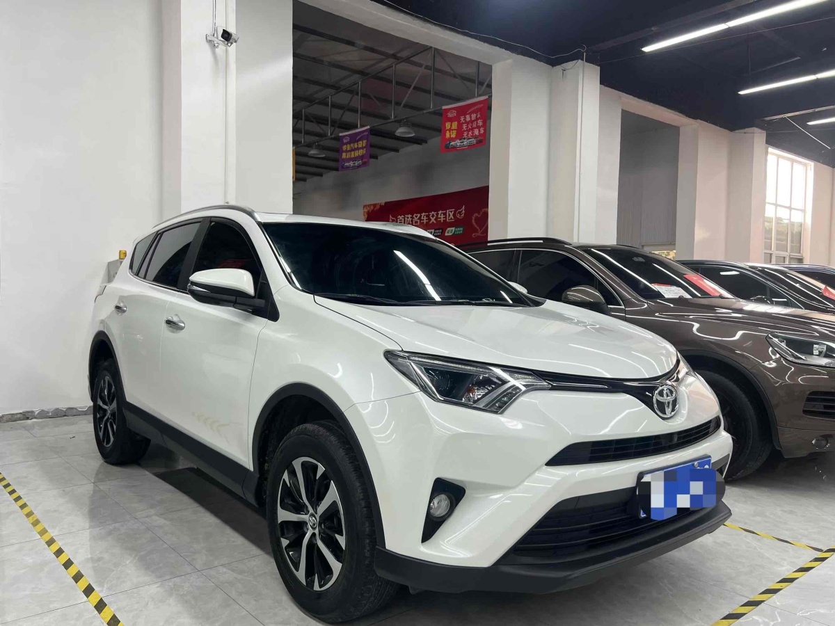 豐田 RAV4  2018款 榮放 2.0L CVT兩驅(qū)風(fēng)尚版圖片