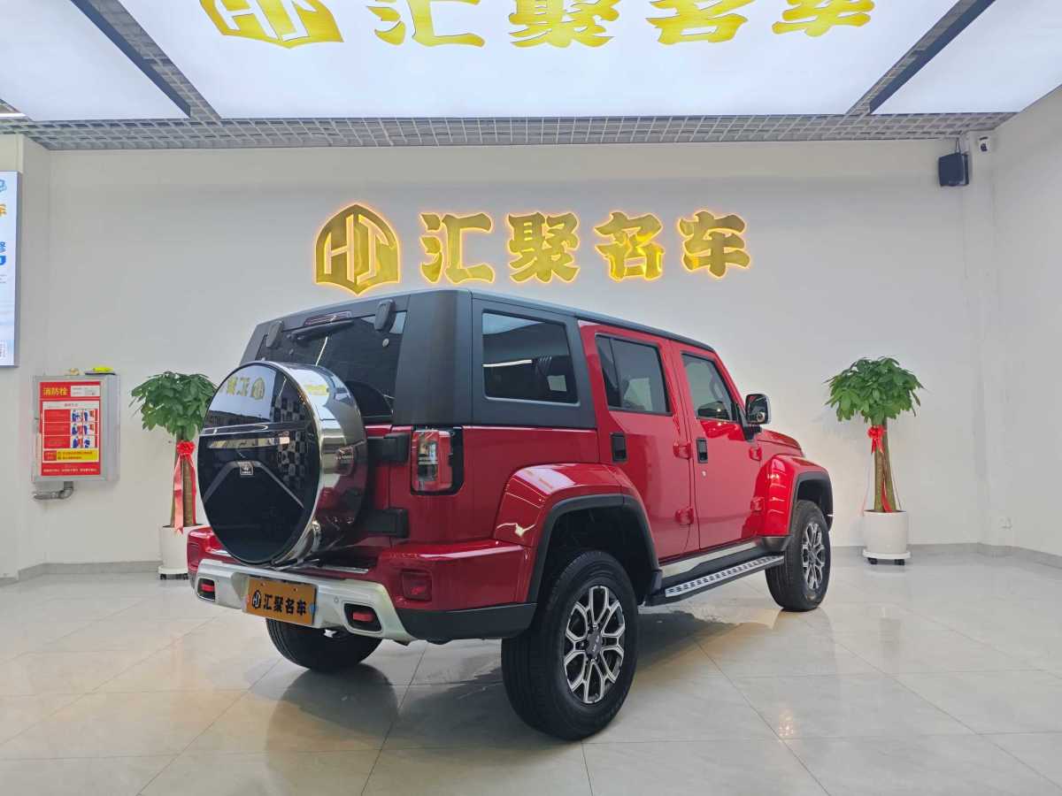 北京 BJ40  2020款 2.0T 自動(dòng)四驅(qū)城市獵人版至尊型圖片