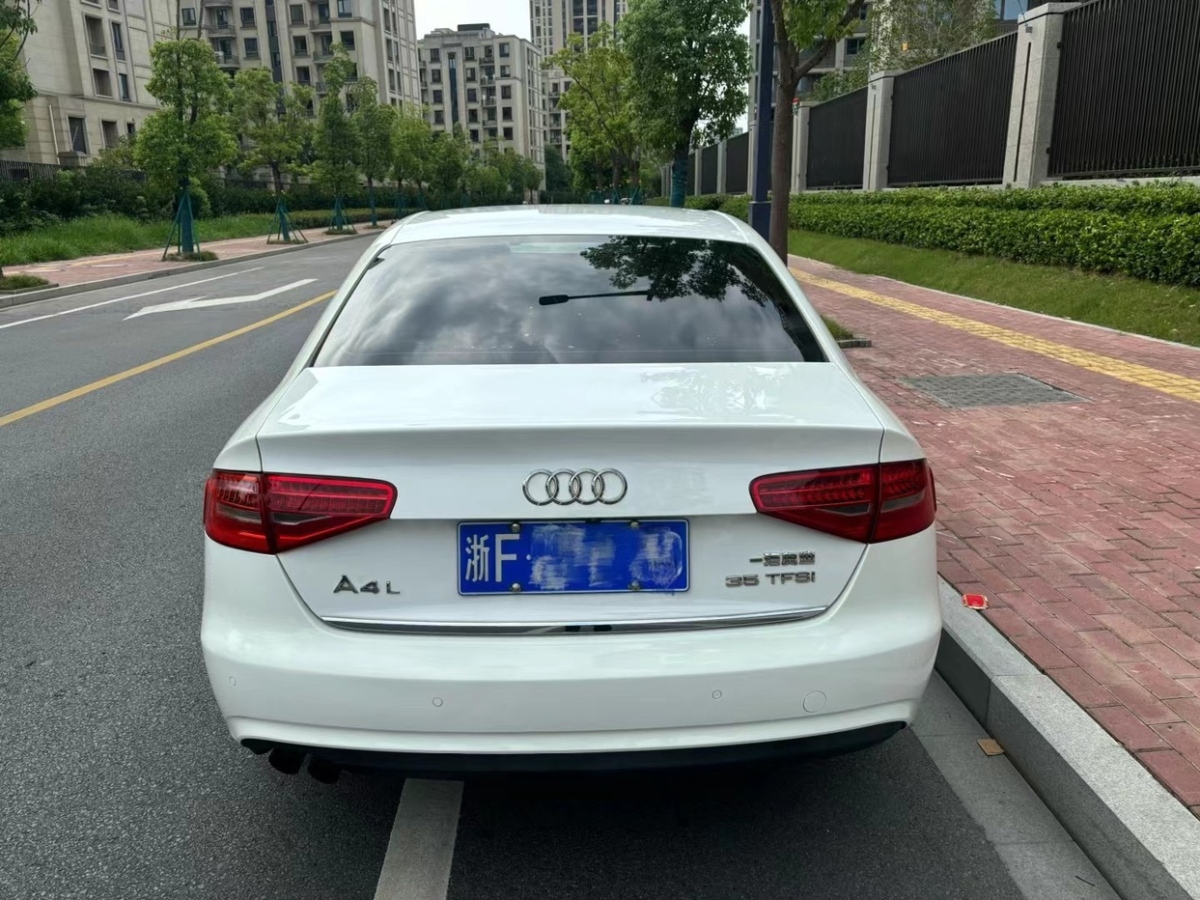 奧迪 奧迪A4L  2013款 35 TFSI 自動(dòng)標(biāo)準(zhǔn)型圖片