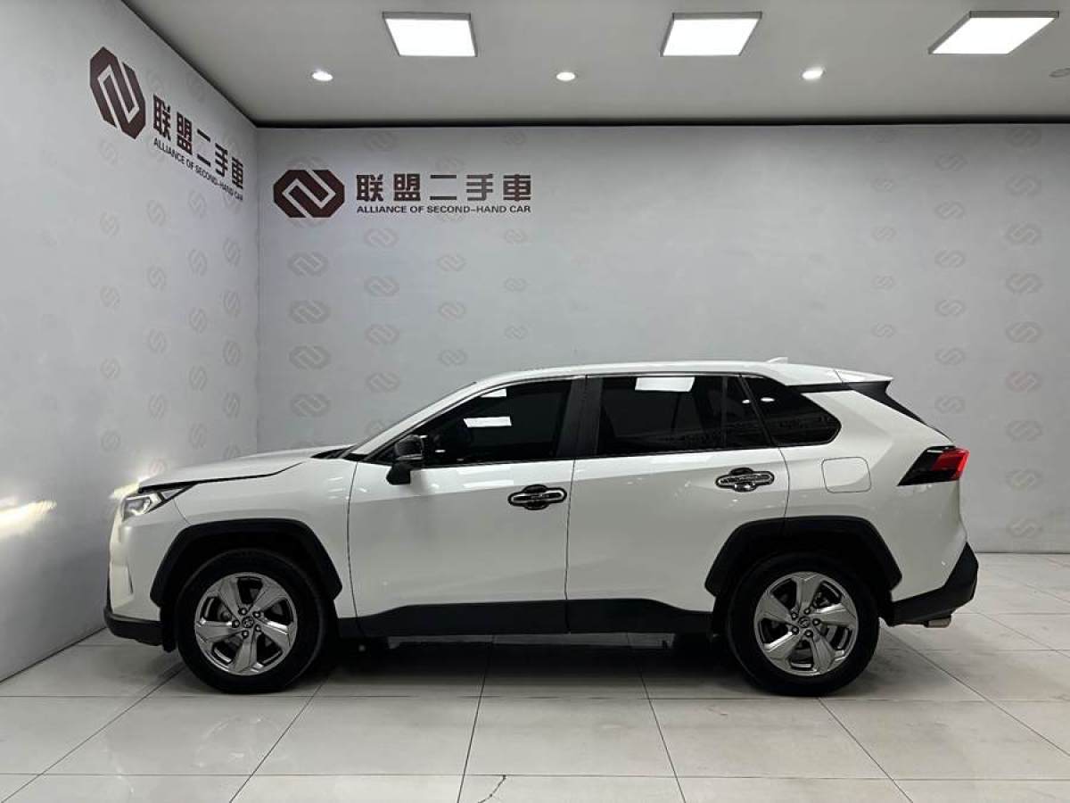 2021年11月豐田 RAV4榮放  2021款 2.0L CVT兩驅(qū)風(fēng)尚PLUS版