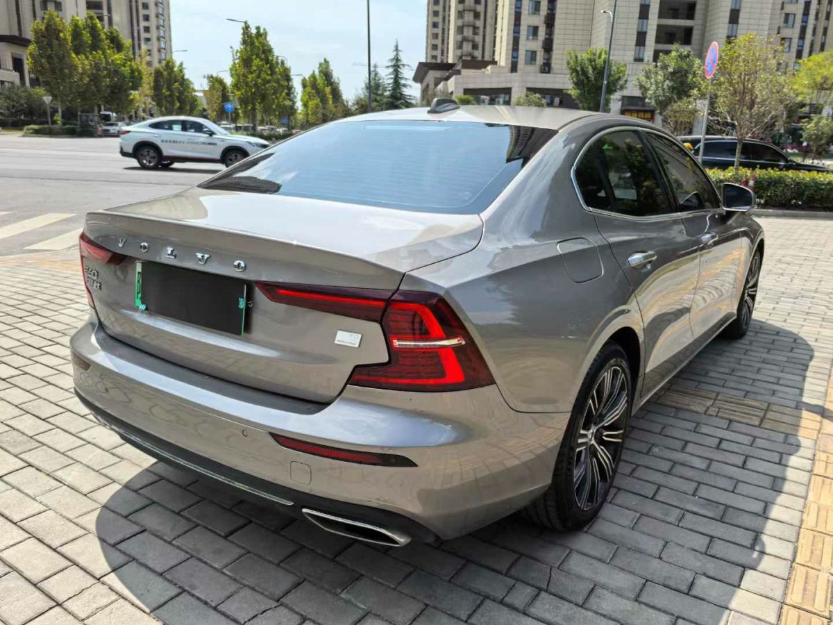 沃尔沃 S60L新能源  2021款 T8 E驱混动 四驱智逸豪华版图片