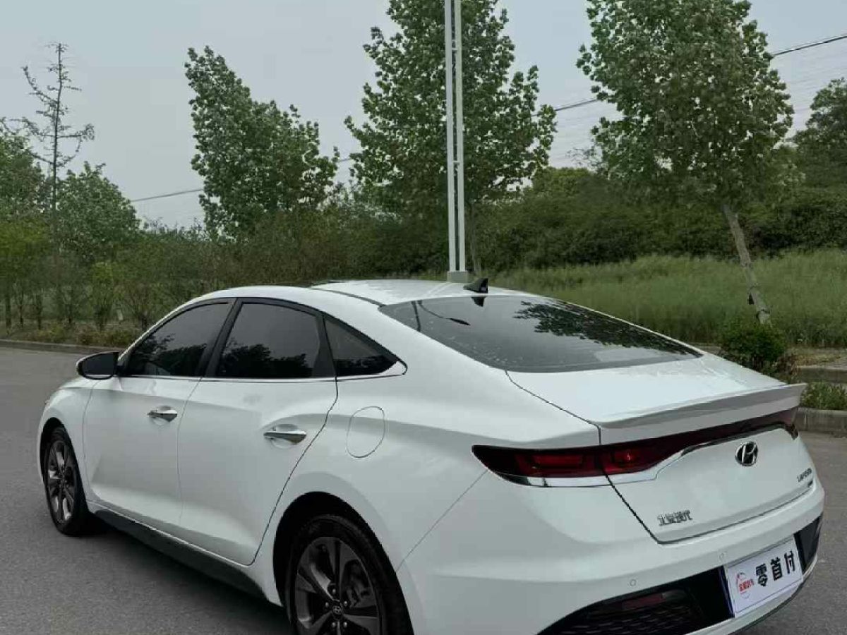 現(xiàn)代 菲斯塔純電動  2020款 DLX 悅享版圖片