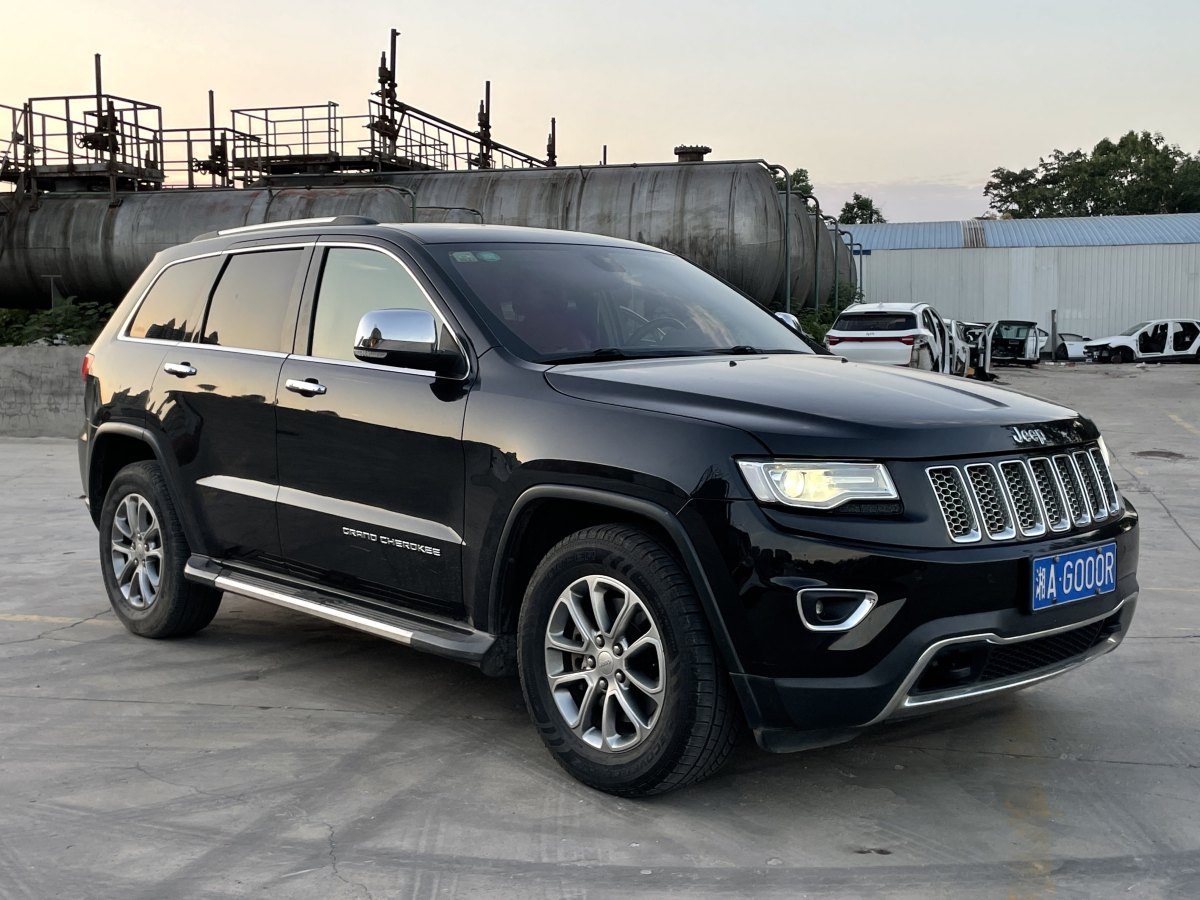 2015年4月Jeep 大切諾基  2014款 3.0TD 柴油 舒享導(dǎo)航版