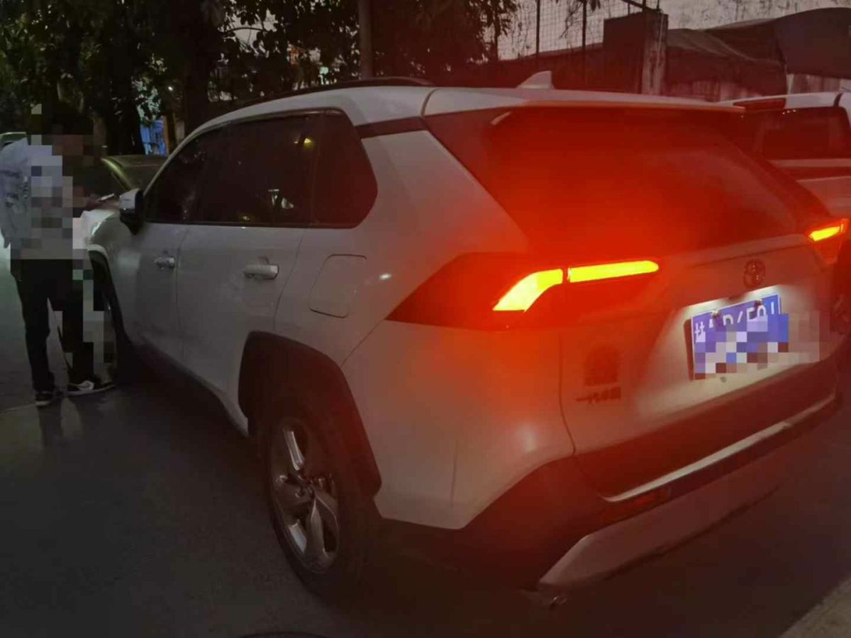 豐田 RAV4榮放  2021款 2.0L CVT四驅(qū)風(fēng)尚版圖片