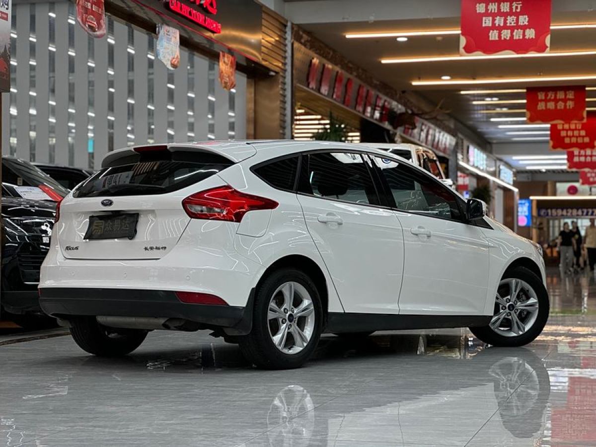 福特 ?？怂? 2018款 兩廂經(jīng)典 1.6L 自動(dòng)舒適型智行版圖片