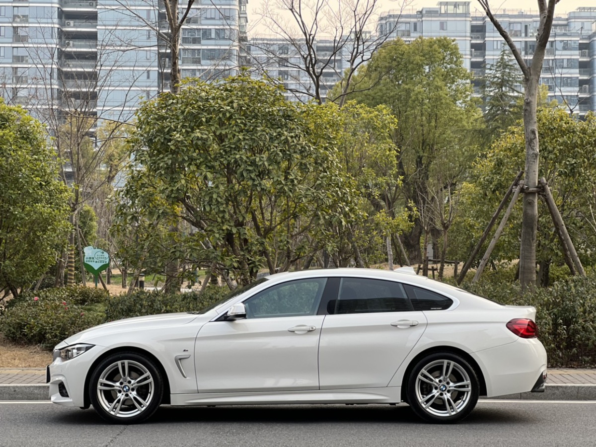 宝马4系  2020款 425i gran coupe m运动套装 白色 手自一体对价格不