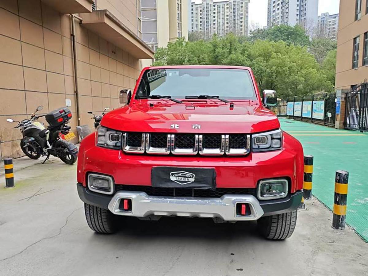 北京 BJ40  2020款 2.0T 自動四驅城市獵人版?zhèn)b客型圖片